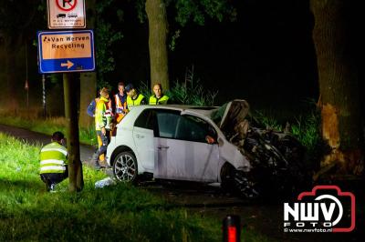 Zeer ernstig eenzijdig ongeval op Zuiderzeestraatweg N308 bij Elburg: 19-jarige automobilist uit Oldebroek overleden. - © NWVFoto.nl